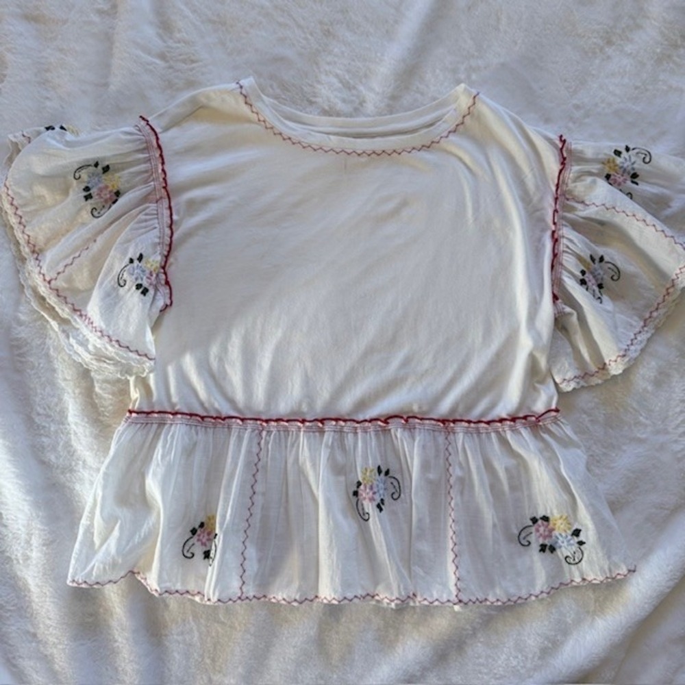 Anthropologie White Embroidered Peplum Blouse Red Ric Rac Trim Flutter Sleeve M - Picture 7 of 9